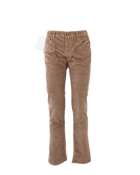 Shop JACOB COHEN  Jeans: Jacob Cohen pantaloni Nick in velluto.
Pantaloni Nick slim fit.
Velluto di cotone stretch tinto in capo.
Modello a cinque tasche con logo ricamato sul taschino.
Vita bassa.
Passanti al punto vita.
Chiusura con bottoni.
Bottone smaltato con logo a rilievo..
Patta interna ricamata con nome del pantalone e citazione del fondatore.
Salpa in cavallino con logo ricamato in ecopelle tono su tono
Include bandana con stampa.
Profumati con l’esclusiva fragranza Jacob Cohën
Composizione: 78% Cotone 20% Modal 2% Elastan.
Fabbricato in Italia.. UQE06 36 S3653-D89